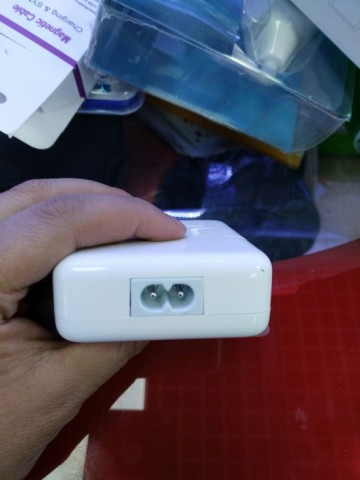 Opladeradapter 4port wit achterkant